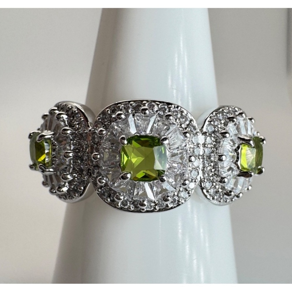 Bomb Party August Ring RG72105 Dewy Twilight Leaves Peridot Rhodium Size 9